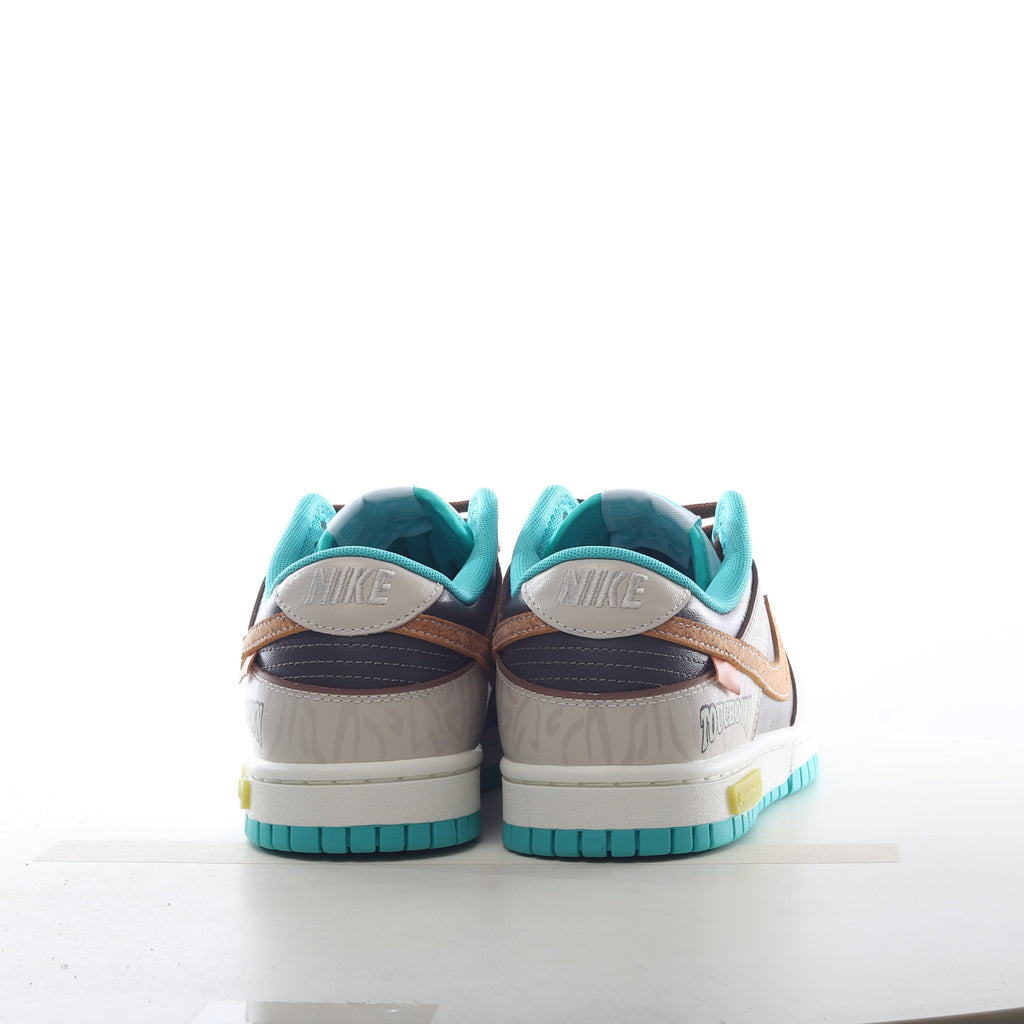 SB Dunk Low - Touch Down