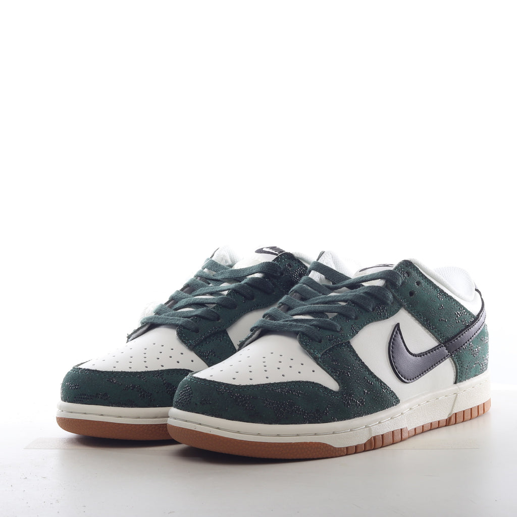 SB Dunk low